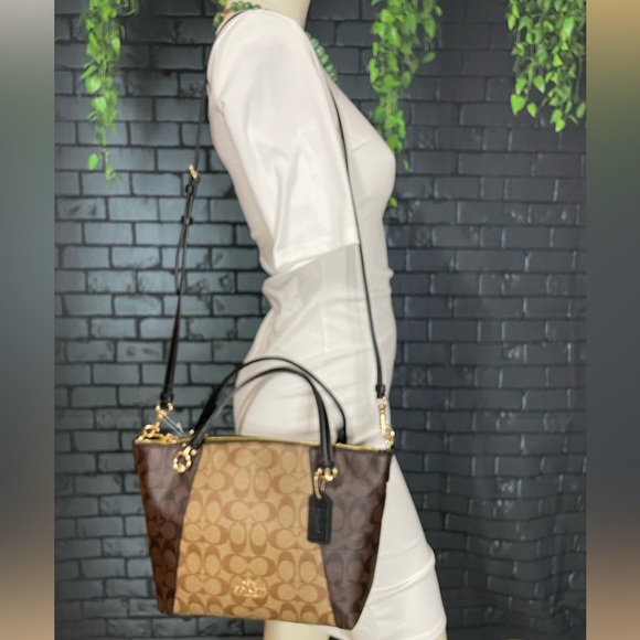 NWT Coach Kacey Satchel crossbody bag in signature canvas - Picture 2 of 12